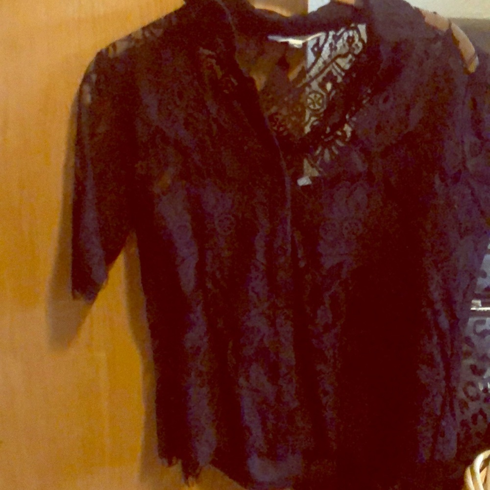 Lacey black shirt sleeve